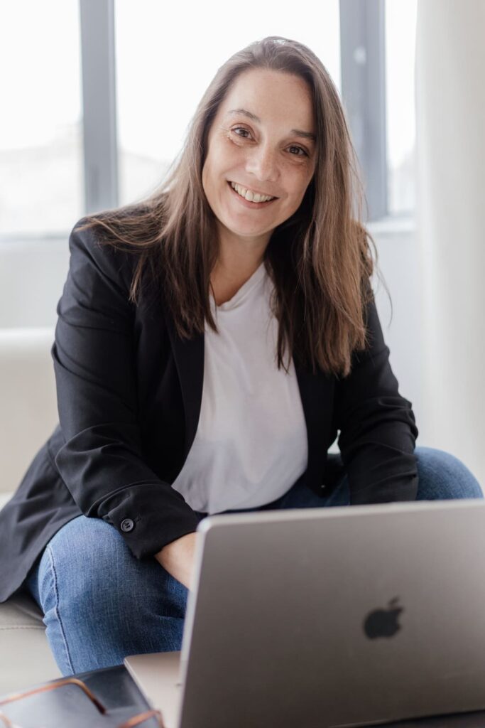 Maud Digital concevant un site internet